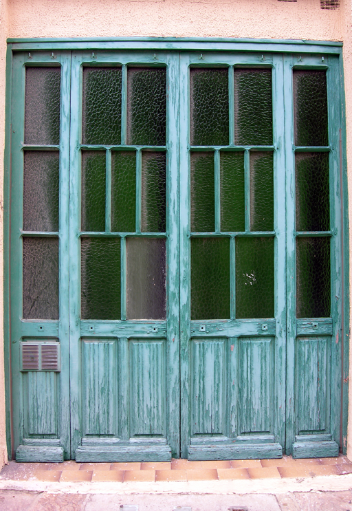 qual-image-left